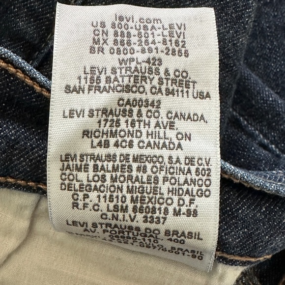 Levi’s Perfectly Slimming Bootcut 512 Jeans - Picture 12 of 13